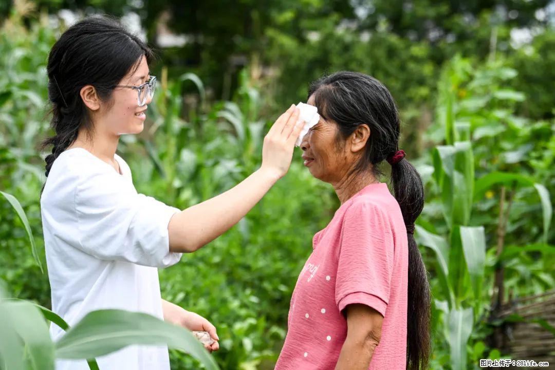 全网追的“扁担女孩”，找了一份暑假工，时薪12元 - 乌兰察布生活资讯 - 乌兰察布28生活网 wlcb.28life.com